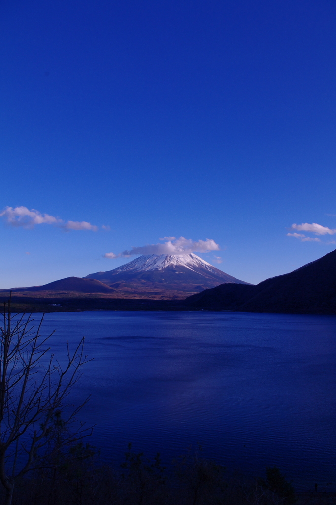 本栖湖からの富士