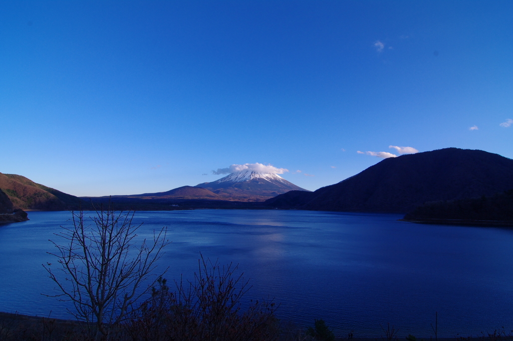 本栖湖からの富士