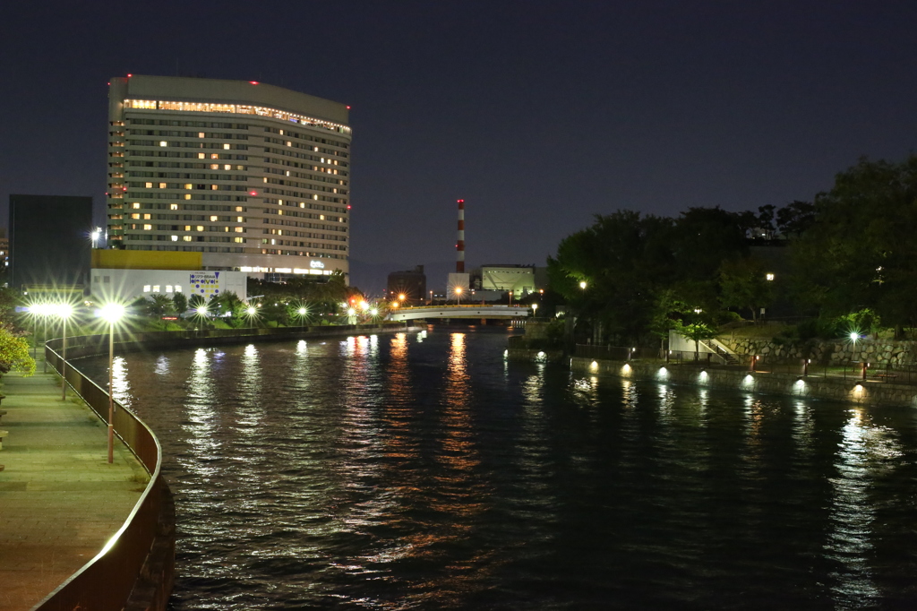 川と夜景