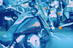 バイク屋さんにて