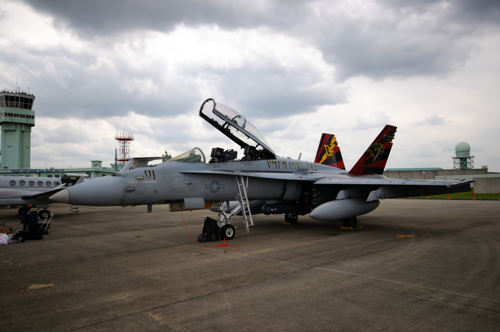 戦闘機ってカッコいい^^