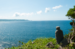 海を見守る