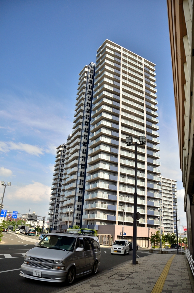 110605盛岡駅前の高層マンション。