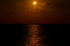 日食と海２