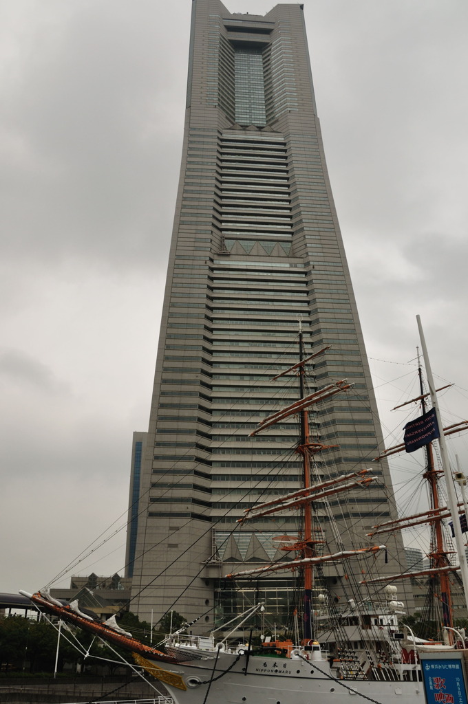 日本丸とランドマーク２_DSC_3501