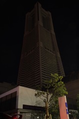 真っ暗なランドマークタワー