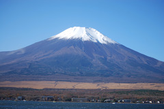 秋の青空と富士山