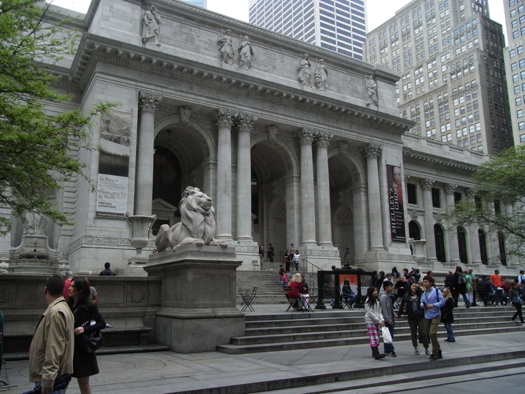 ニューヨーク公共図書館正面