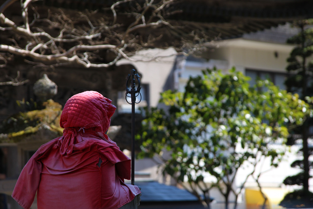 お地蔵さんの後姿