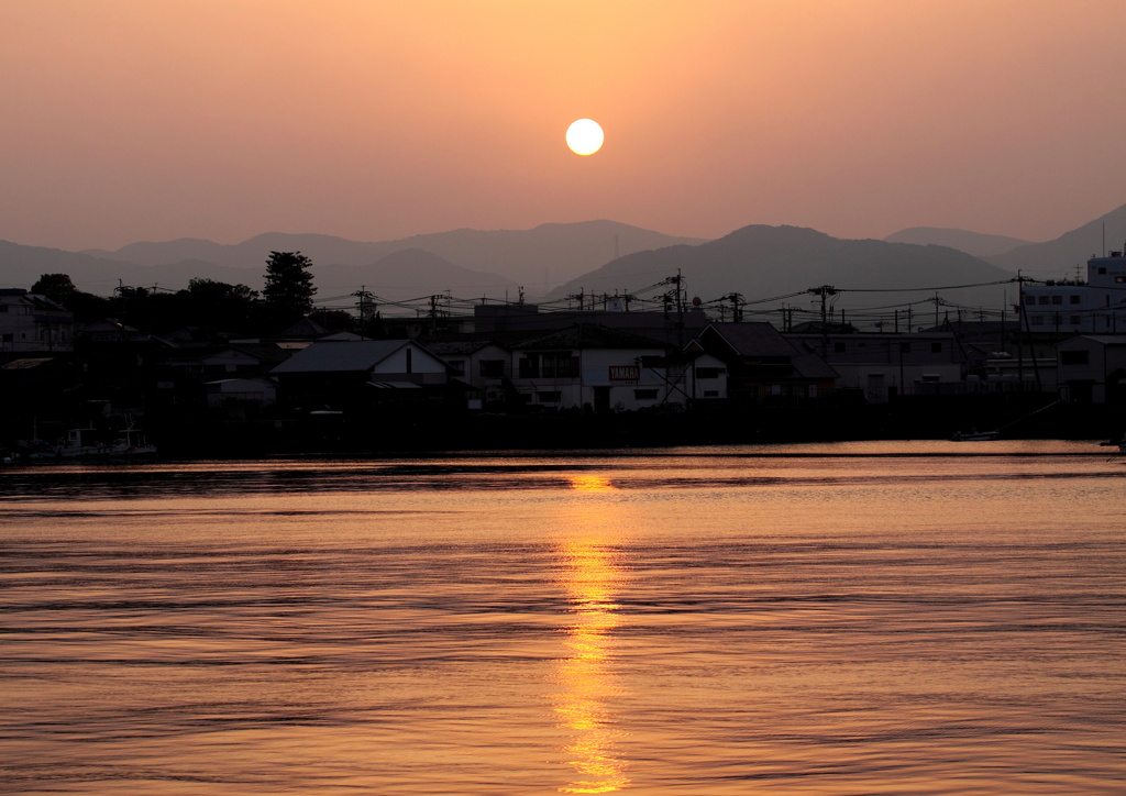 夕凪の夕日