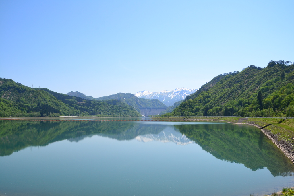 春の只見湖
