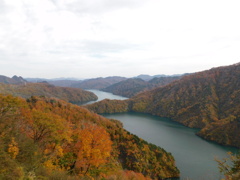 秋の田子倉湖２