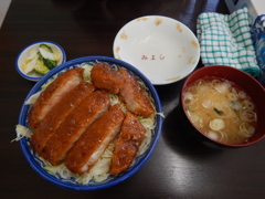 美好食堂のソースカツ丼