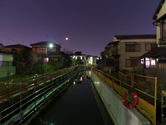 夜の境川