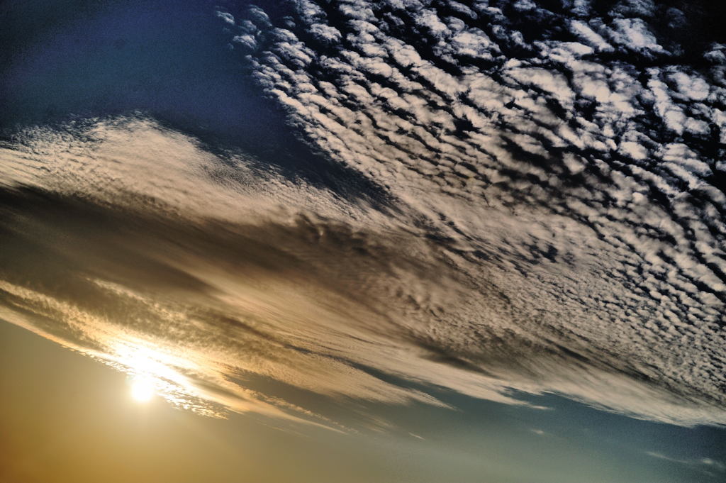 沖をゆく雲