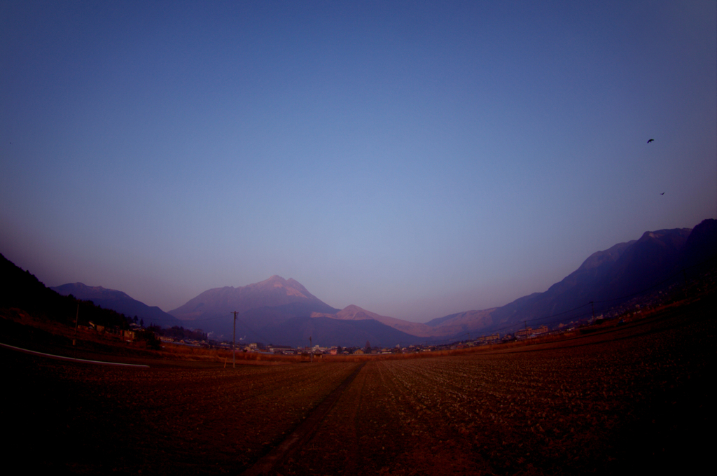 夕刻の由布岳