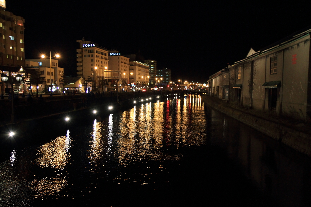 夜の小樽運河