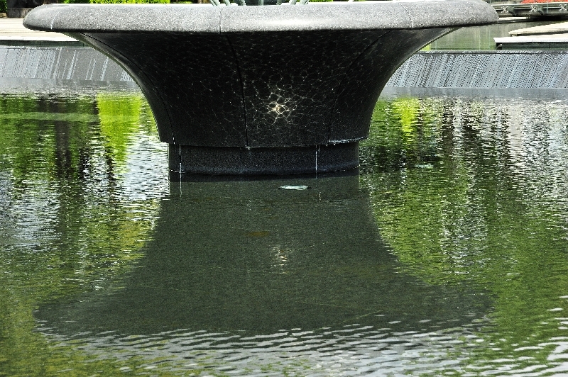 節電でとまった噴水