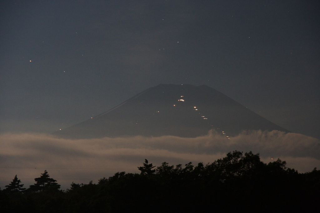 忍野より　夜富士