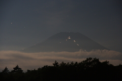 忍野より　夜富士