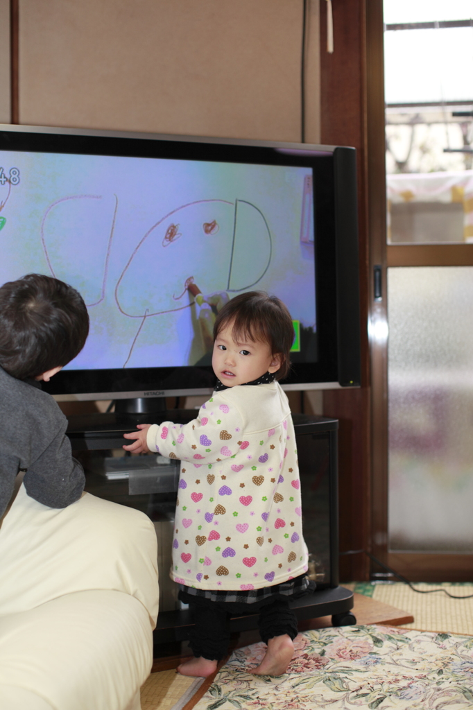 テレビに落書き