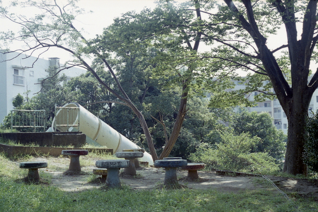 「子供がいない公園」 (film)