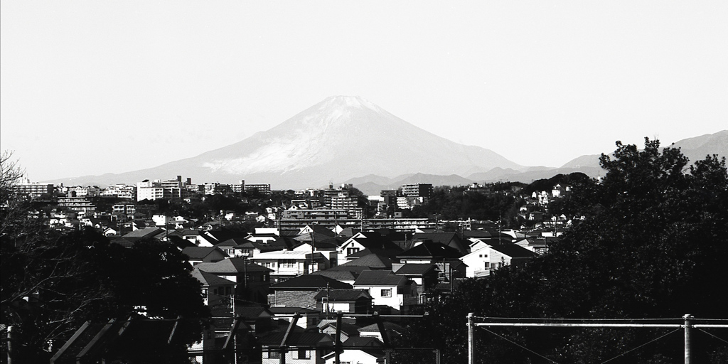 「Mt. Fuji from 横浜」 (film:HR20, ISO25)