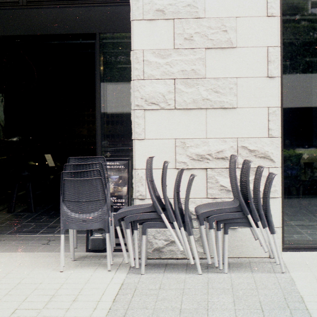 「chairs」 (film)