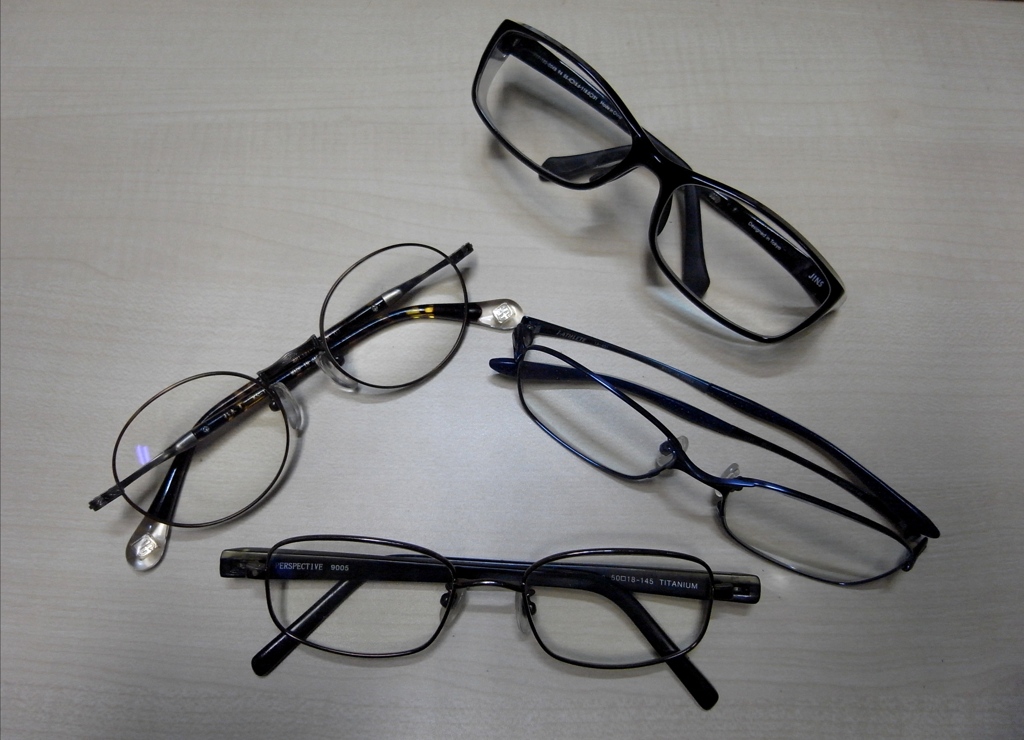 「増える老眼鏡」