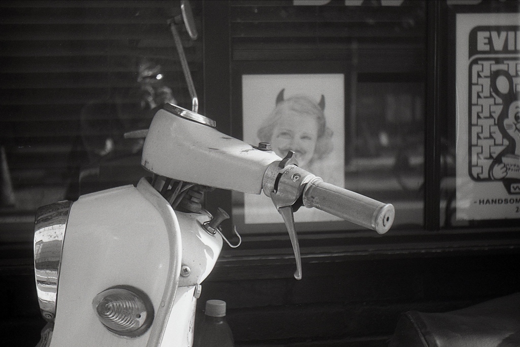 「over a scooter」 (film)