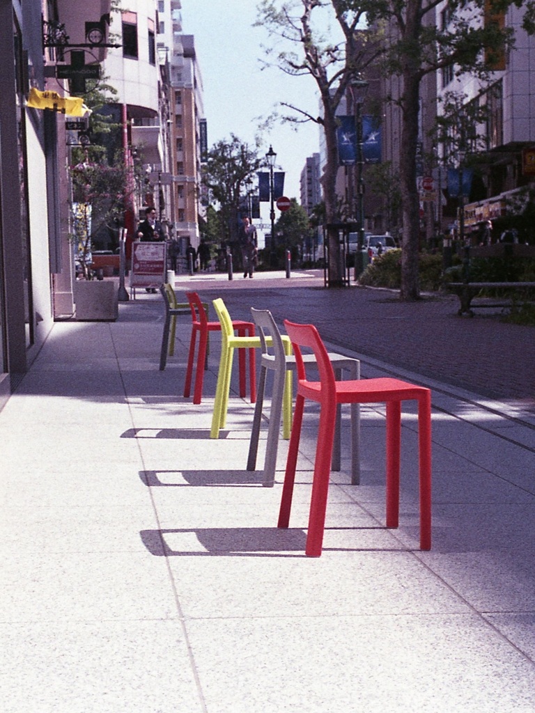 「chairs」 (film)