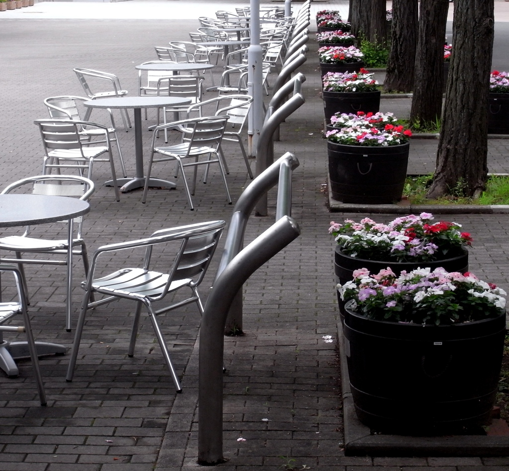 「Chairs 04」