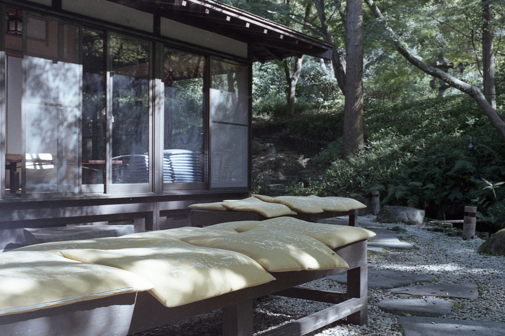 「座布団干し」 (film)