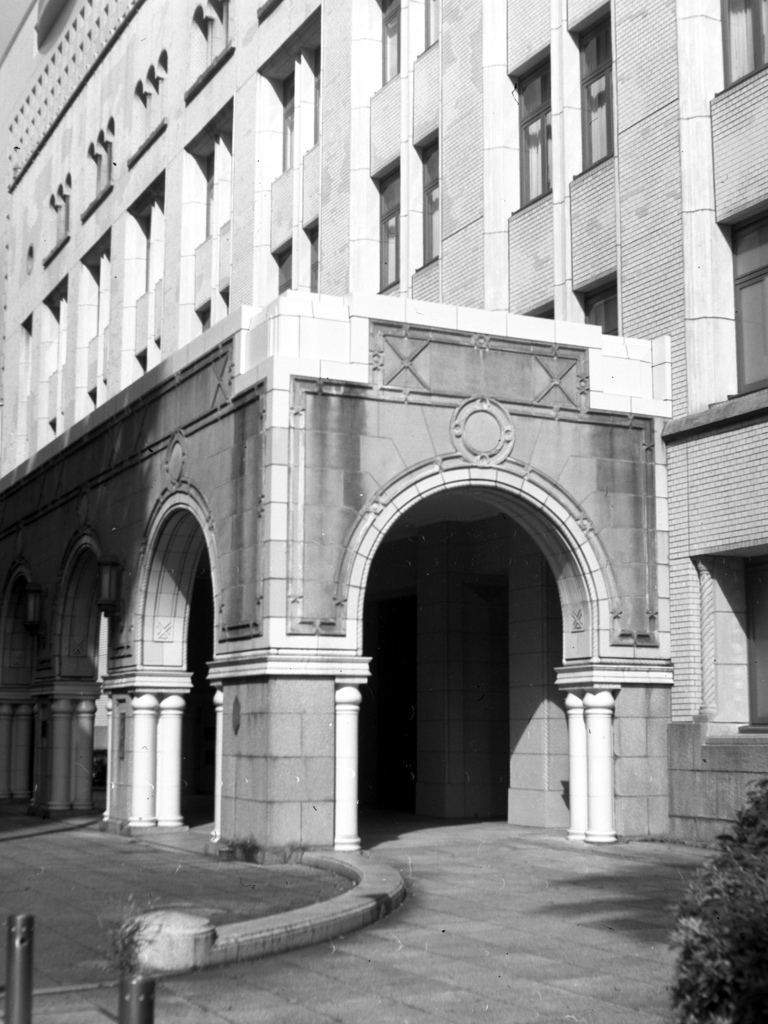 「横浜税関」 (film)