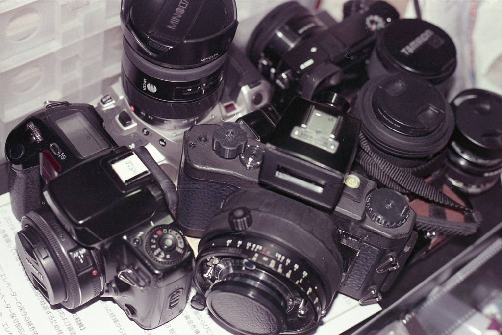 「片付かない・・机上」 (film)