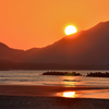 あしや海岸2022　11月-1　夕陽と湯川山