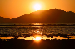 狩尾岬2020　12月-1　海と山の夕陽