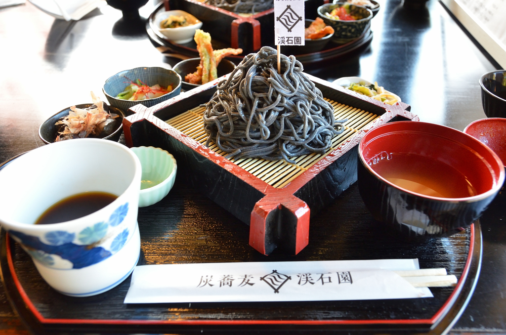 渓石園2022　11月-1　食事処　炭蕎麦