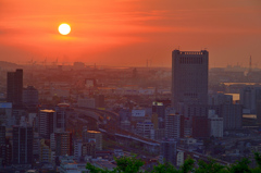 Ｋ市2020　6月　夕陽とJR駅周辺