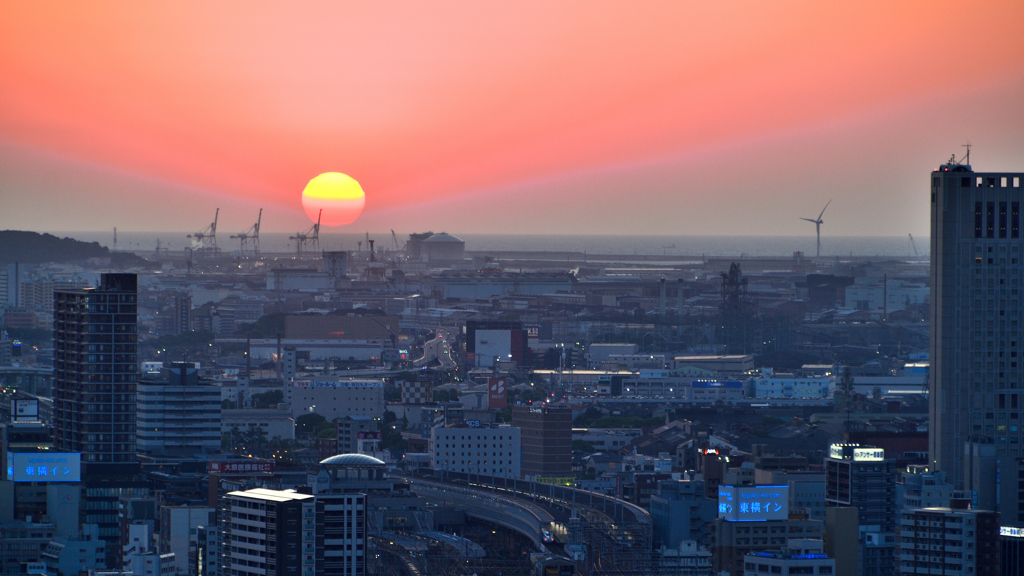 Ｋ市2022　5月-5　夕陽と響灘