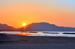 芦屋海岸2022　11月-6　湯川山と夕陽_