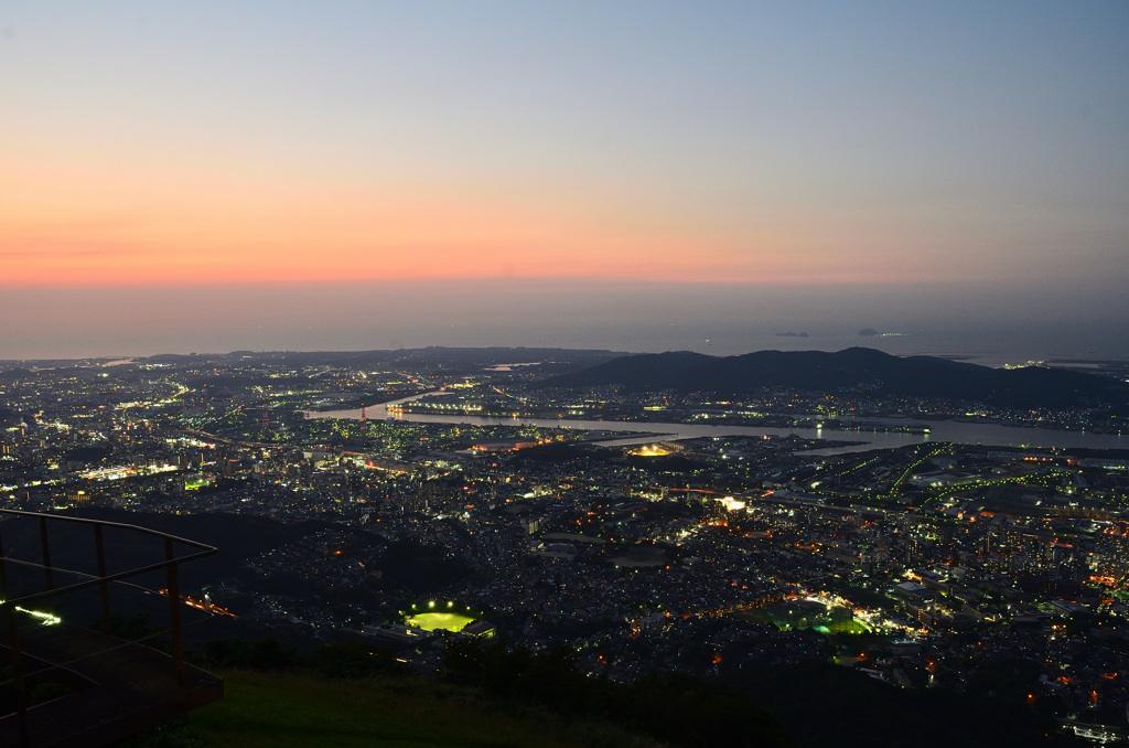 皿倉山2019　9月-1　夕暮れの洞海湾①