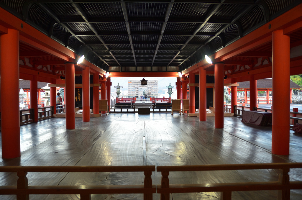 厳島神社2020　10月　早朝　神楽殿(?)