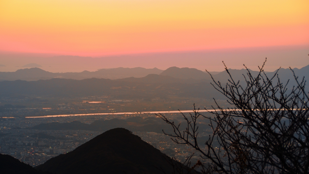 皿倉山2022　2月-4　黄昏　遠賀川