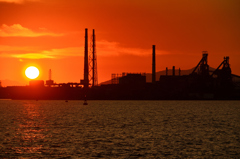関門海峡2022　10月-3　夕陽と高炉
