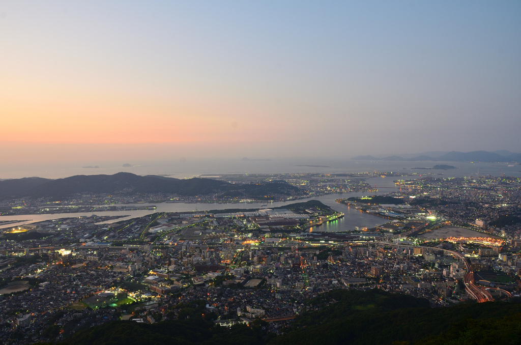 皿倉山2019　9月　夕暮の洞海湾②