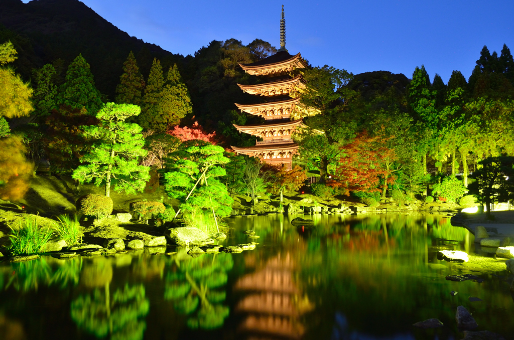 瑠璃光寺2020　11月　五重塔　ライトアップ②