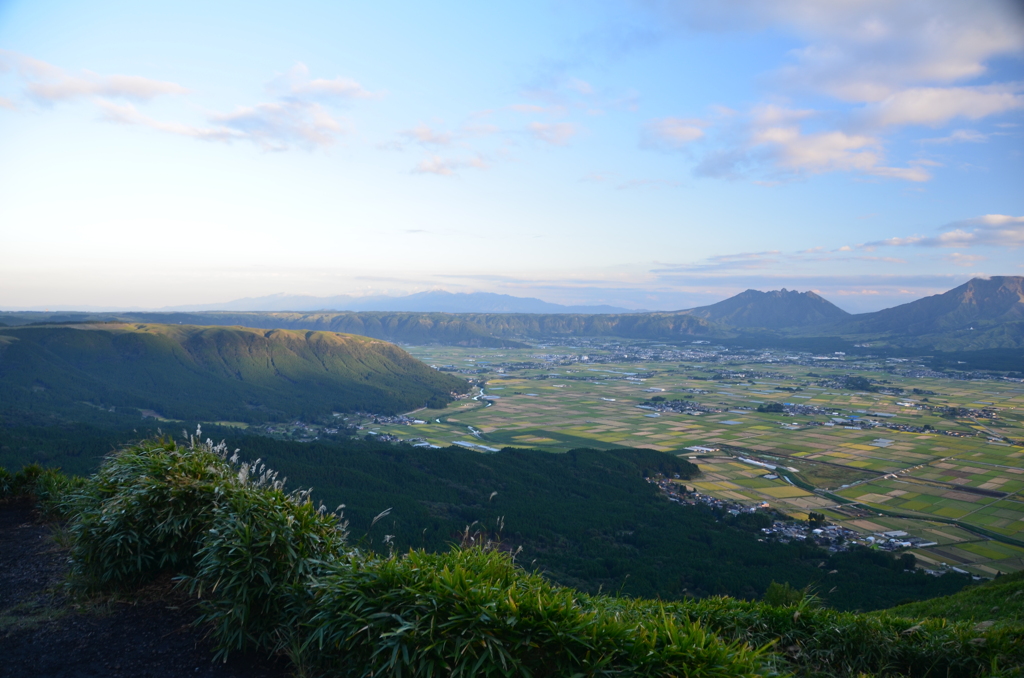 大観峯2018　根子岳から外輪山