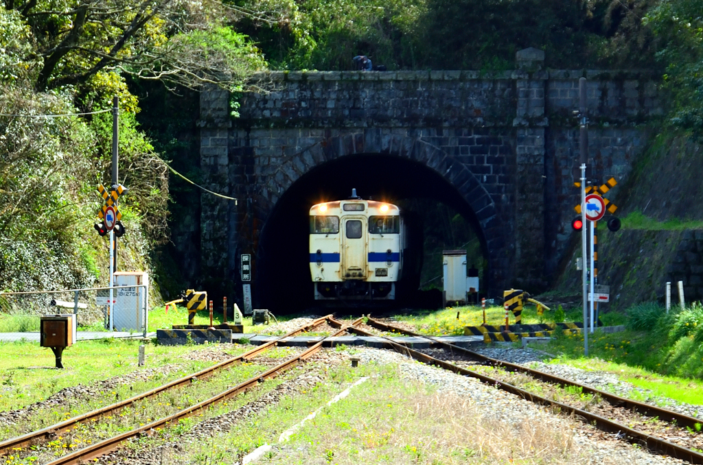 採銅所駅2022-3　上りキハ40系