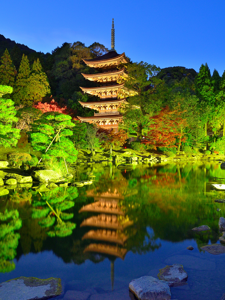 瑠璃光寺2020　秋-02　五重塔ライトアップ①